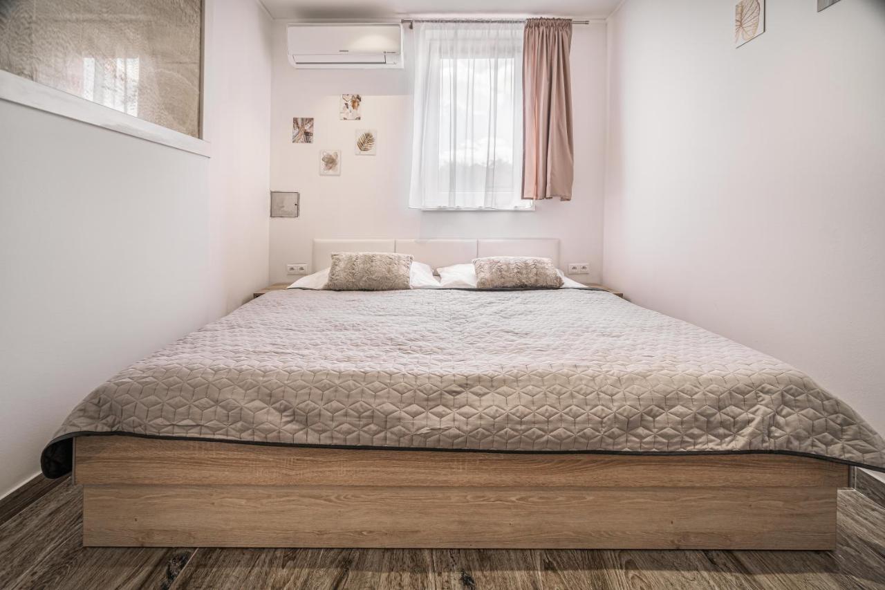 Apartments By Pyramid - Michal Bratislava Buitenkant foto